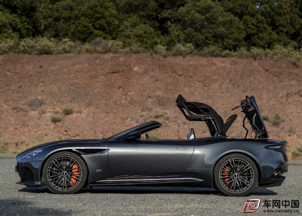 Aston_Martin-DBS_Superleggera_Volante-2020-1600-5b