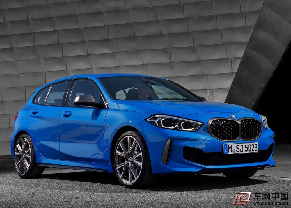 BMW-M135i-2020-1600-01