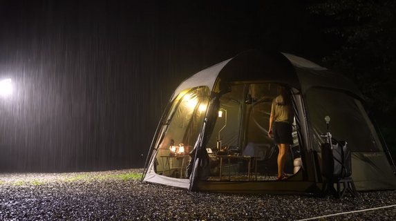 走进自然 聆听雨打帐篷的声音