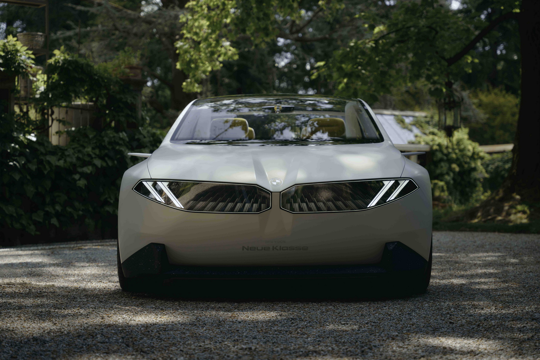 BMW新世代概念车以全新简明设计风格演绎潮流先锋