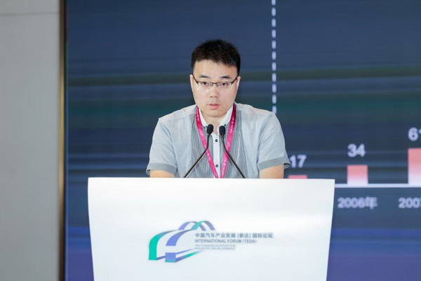 陈伟_调整大小.jpg